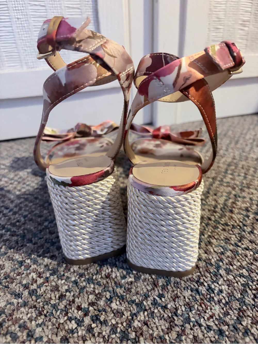 New Ted Baker Giana-690 Pink Floral Block Heel Sandals US 8.5 - Picture 3 of 5